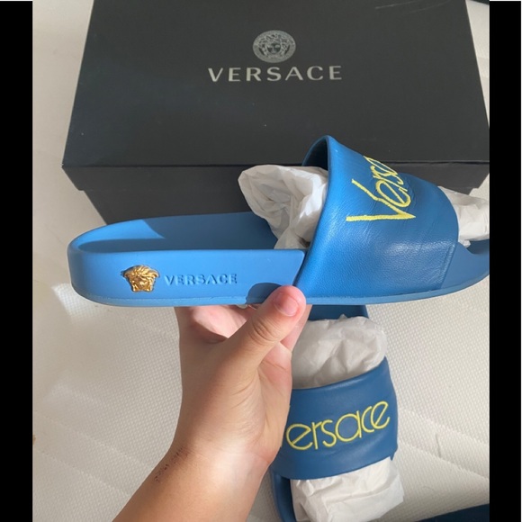Versace slides HARDLY WORN! - Picture 2 of 9